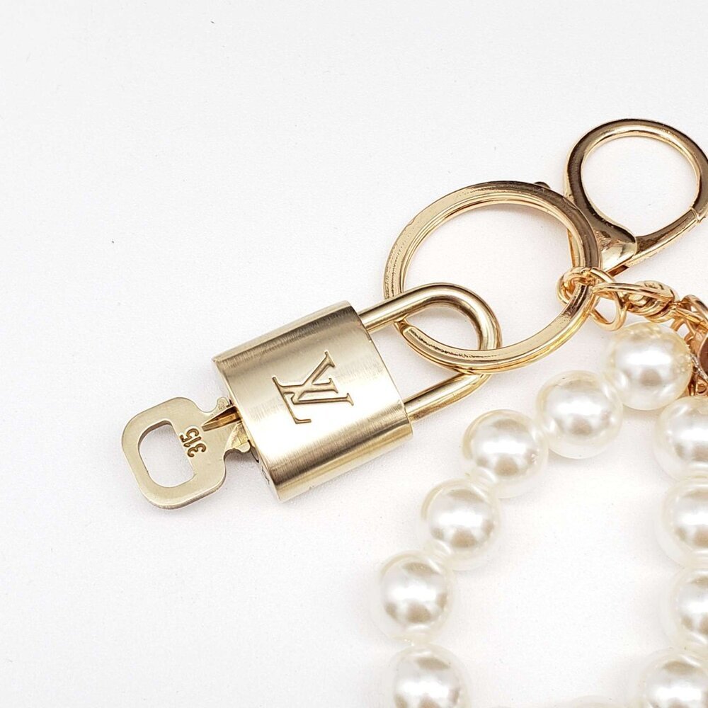 Authentic Louis Vuitton Gold Lock & Key 🔑 Bag Charm w/ Unbranded Charm - Picture 7 of 9